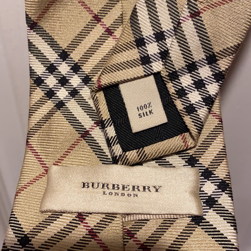 Silk Burberry tie